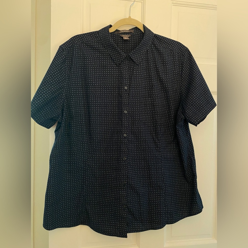 Eddie Bauer Women’s Wrinkle Free Pattern Short Sleeve Shirt